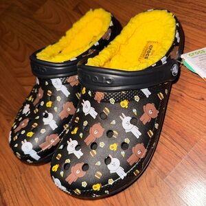 M7/W9 Rare Fur lined Friends Crocs